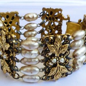 VTG 1950's Tara gold tone white pearl faux wide link bracelet